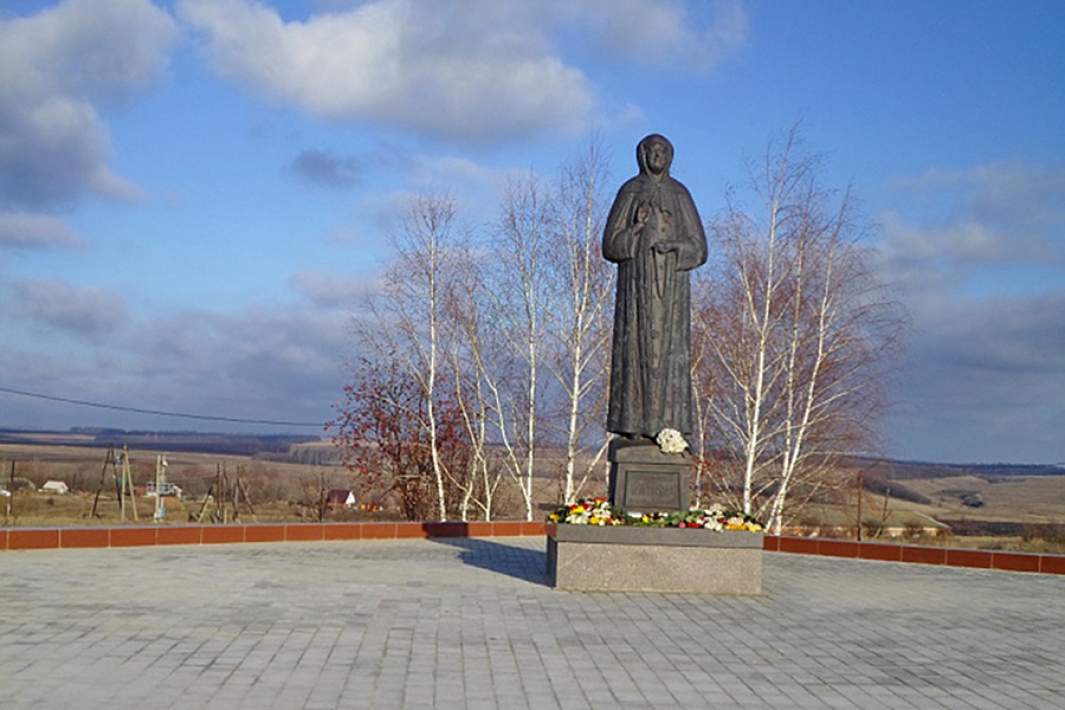 Памятник Матроне Московской. Село Себино