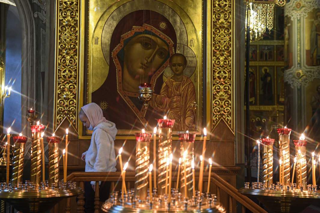 Праздничная литургия в честь Казанской иконы Божией Матери проходит в Благовещенском соборе в Казанском кремле