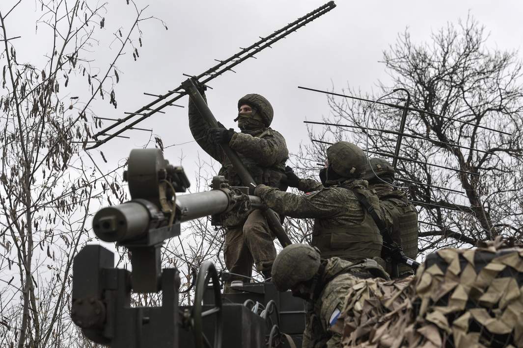 Военнослужащие подразделений радиоэлектронной борьбы