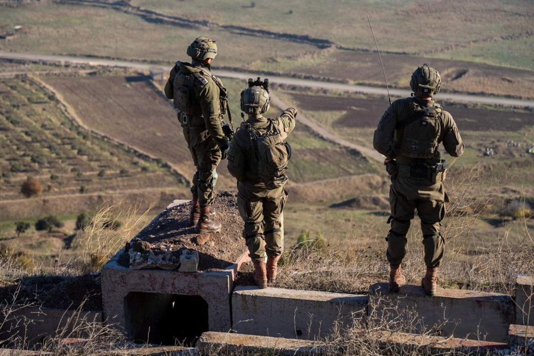 Израильские военнослужащие на Голанских высотах на границе с Сирией