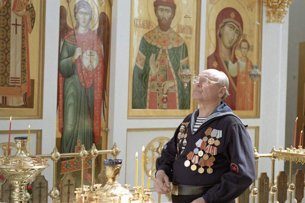 Ветеран Великой Отечественной войны в храме Георгия Победоносца на Поклонной горе