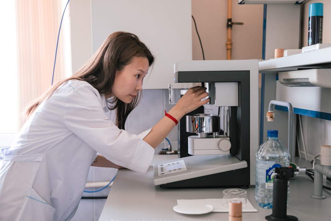 Аспирантка