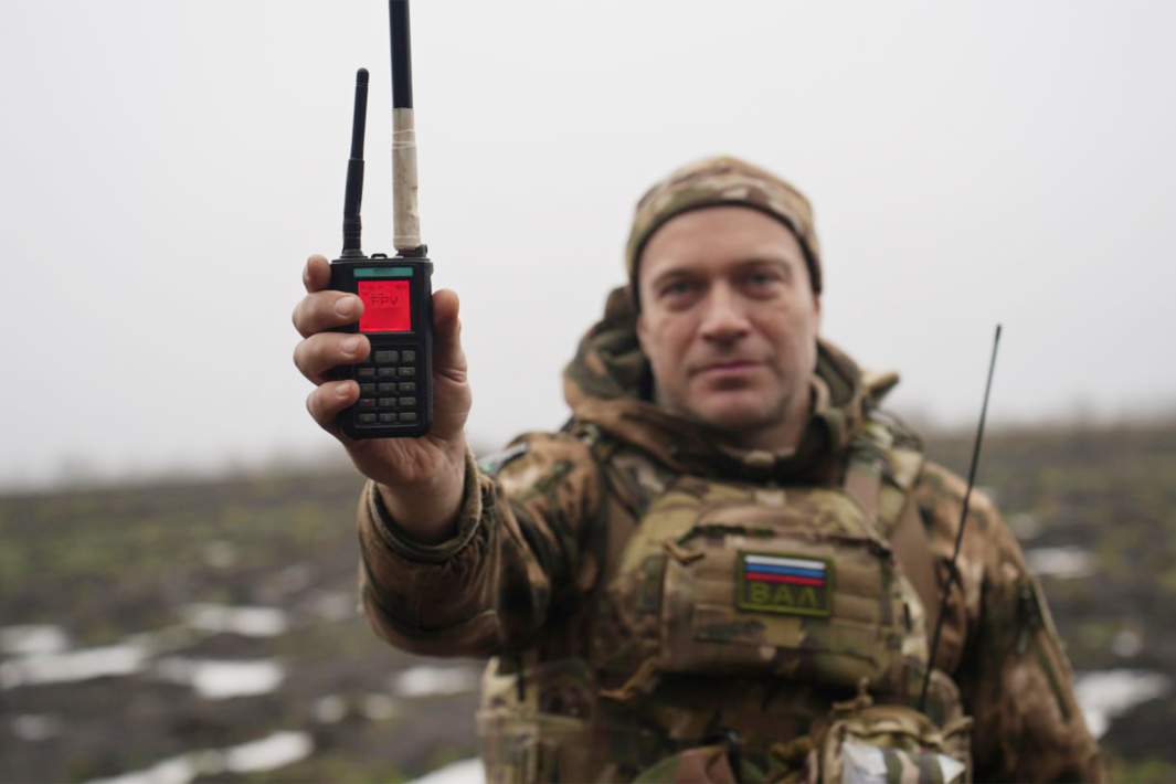 Одна из угроз для операторов наших fpv-расчётов - камикадзе неприятеля