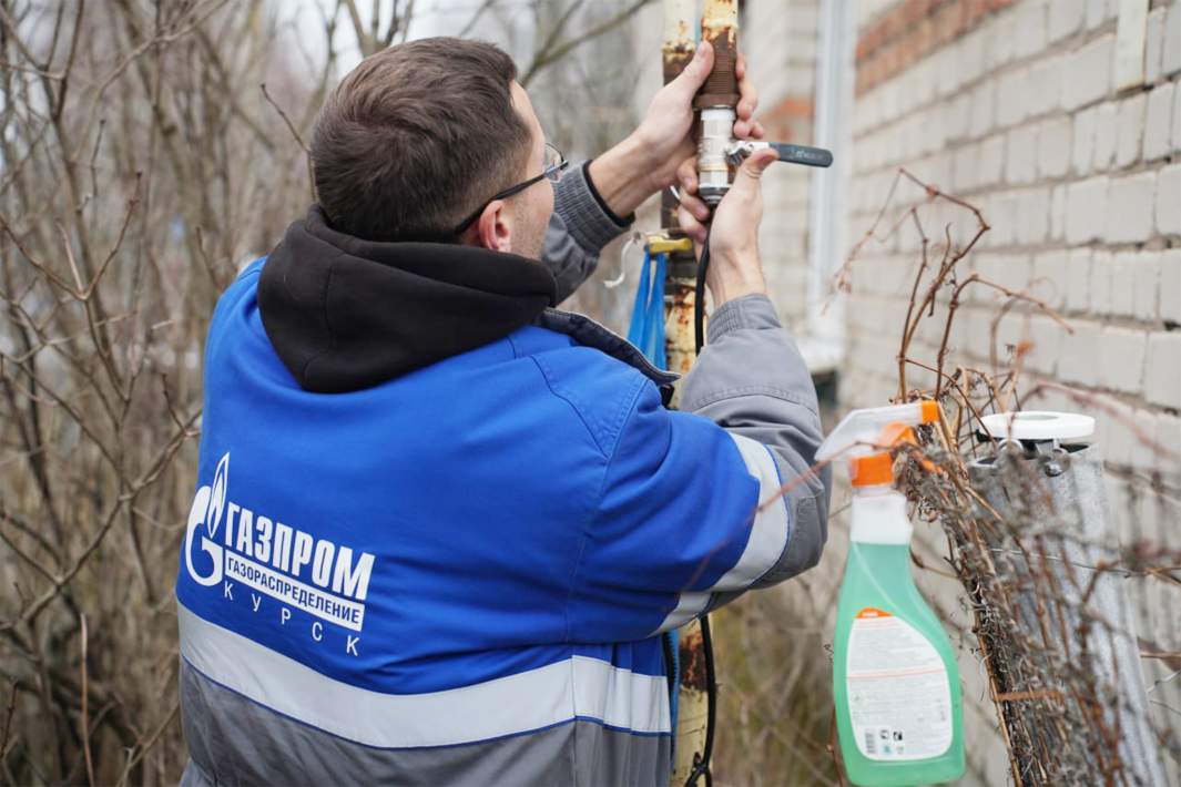 Коммунальщиков на опасные выезды в приграничных районах обязательно сопровождают дружинники