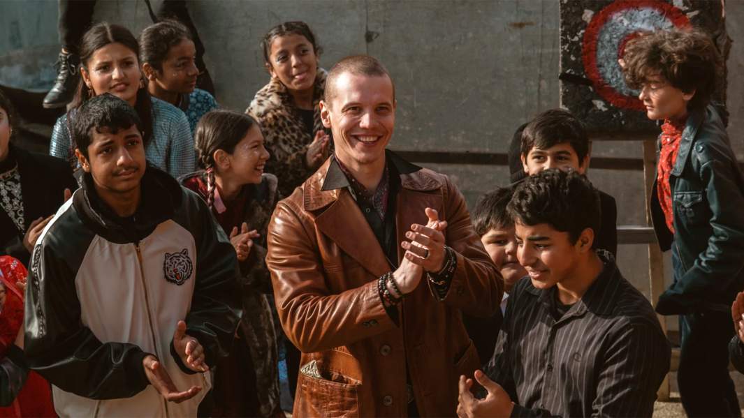 Кадр из сериала «Цыгане. Улица Шекспира»