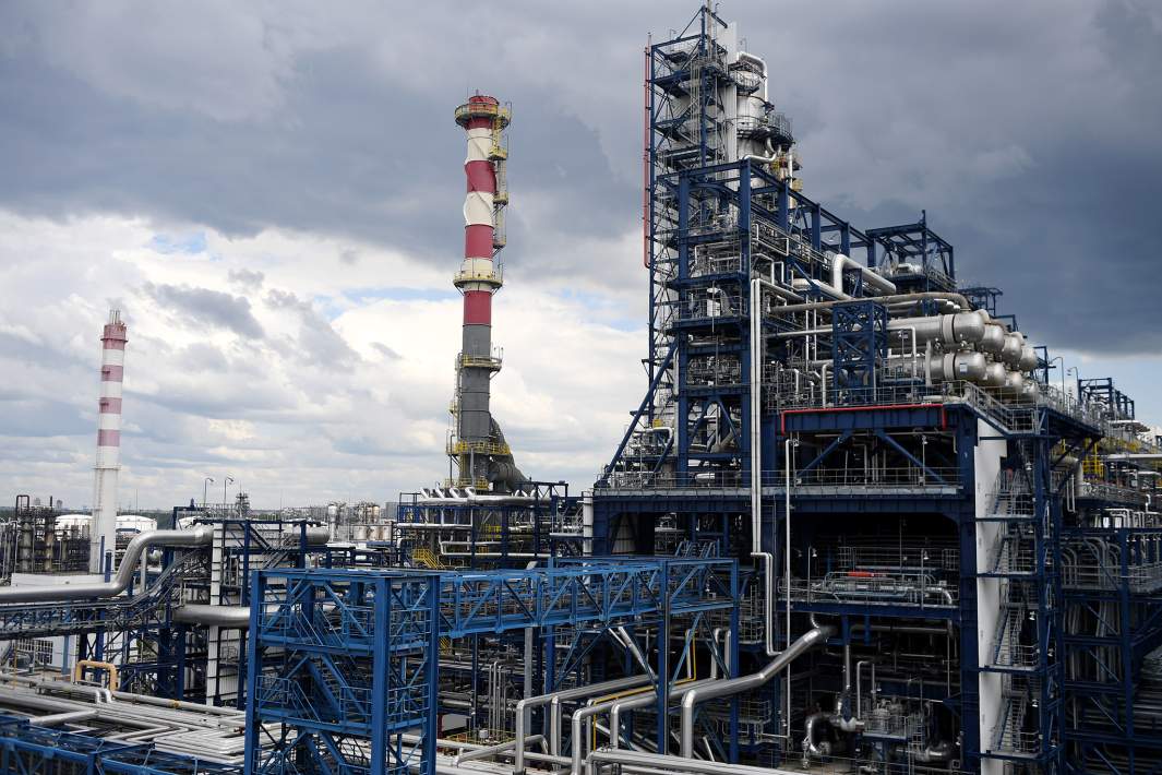 Нефтеперерабатывающий завод