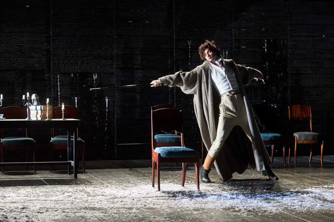 Сцена из спектакля «Евгений Онегин»