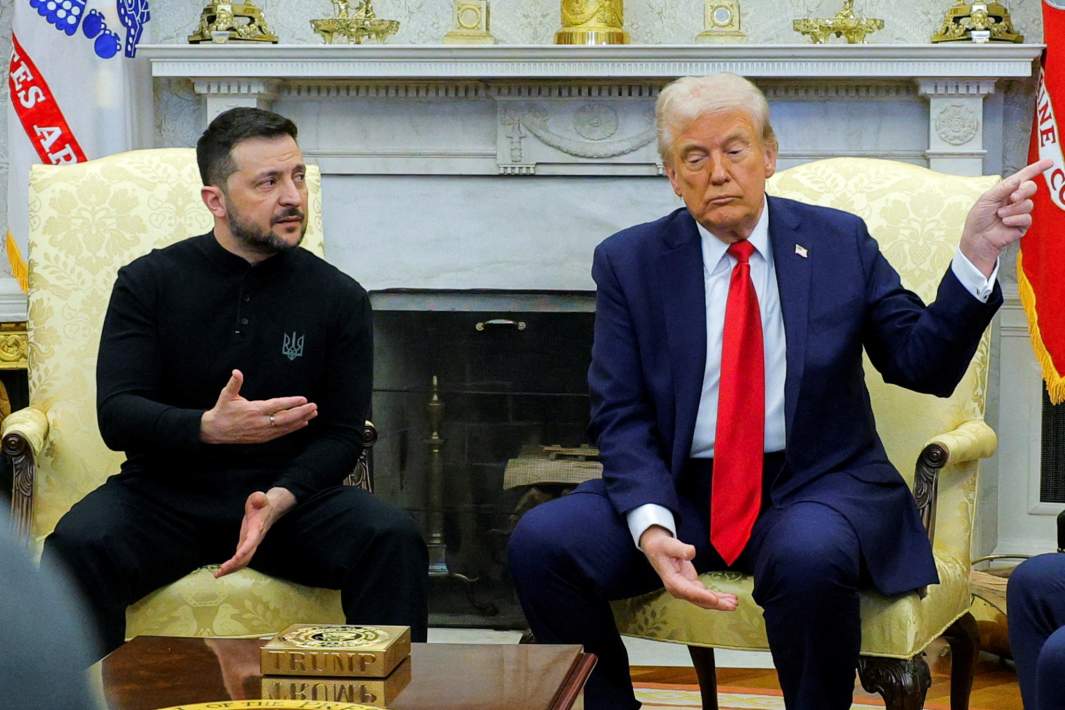 Президент США Дональд Трамп и президент Украины Владимир Зеленский во время встречи в Белом доме в Вашингтоне