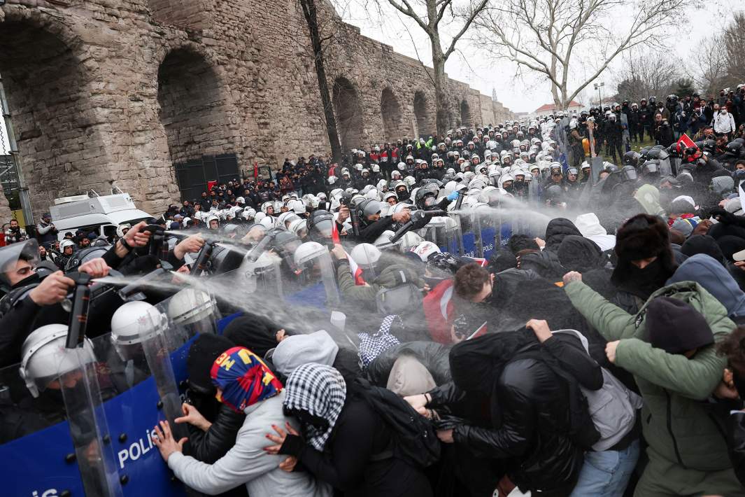 Протесты