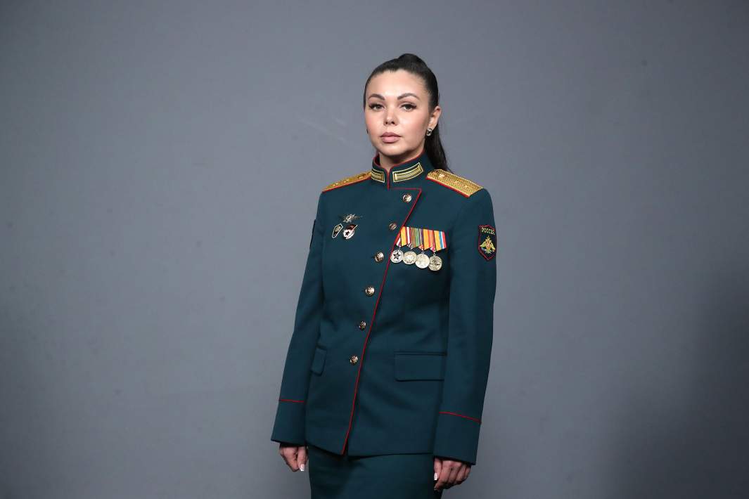 Фельдшер батальона огнеметного и аэрозольного противодействия полка РХБЗ гвардии прапорщик Жанна Фомина