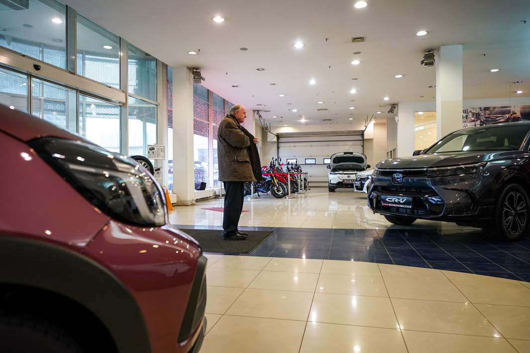 Автосалон