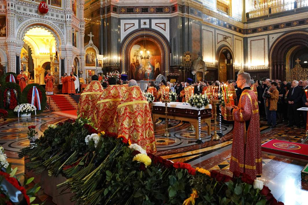 Церемония прощания со скульптором Зурабом Церетели в храме Христа Спасителя
