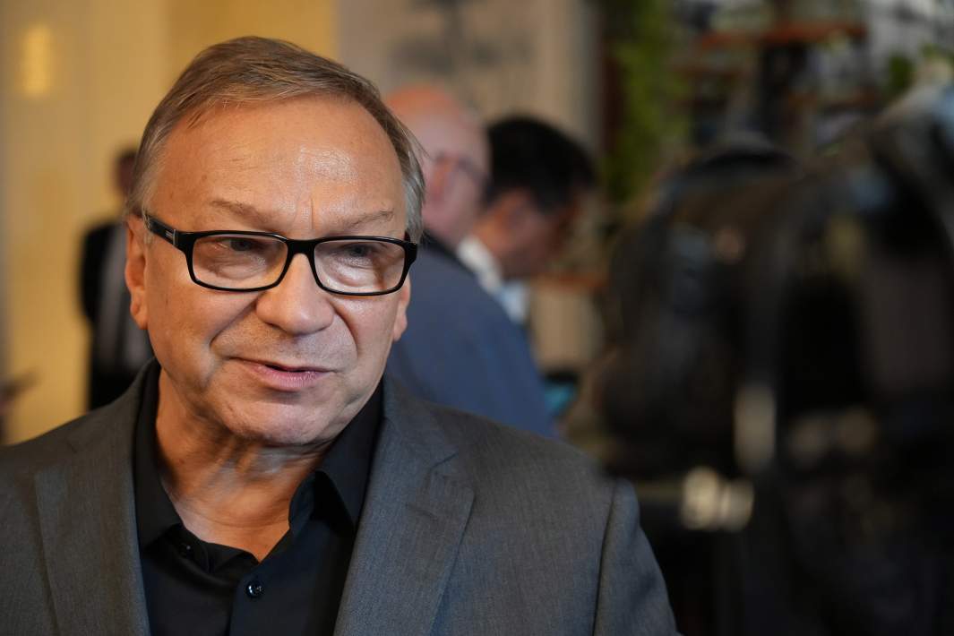 Игорь Угольников