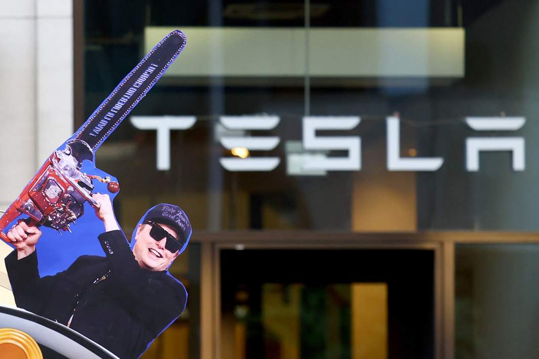 Автосалон Tesla