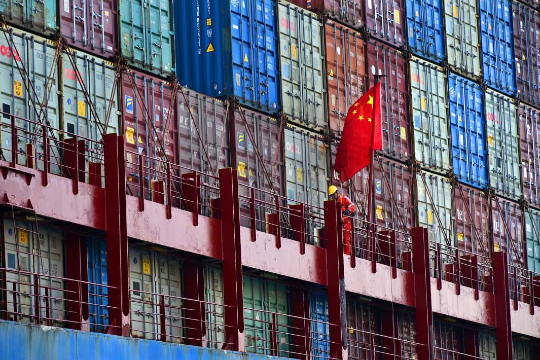 укладка контейнеров на судно