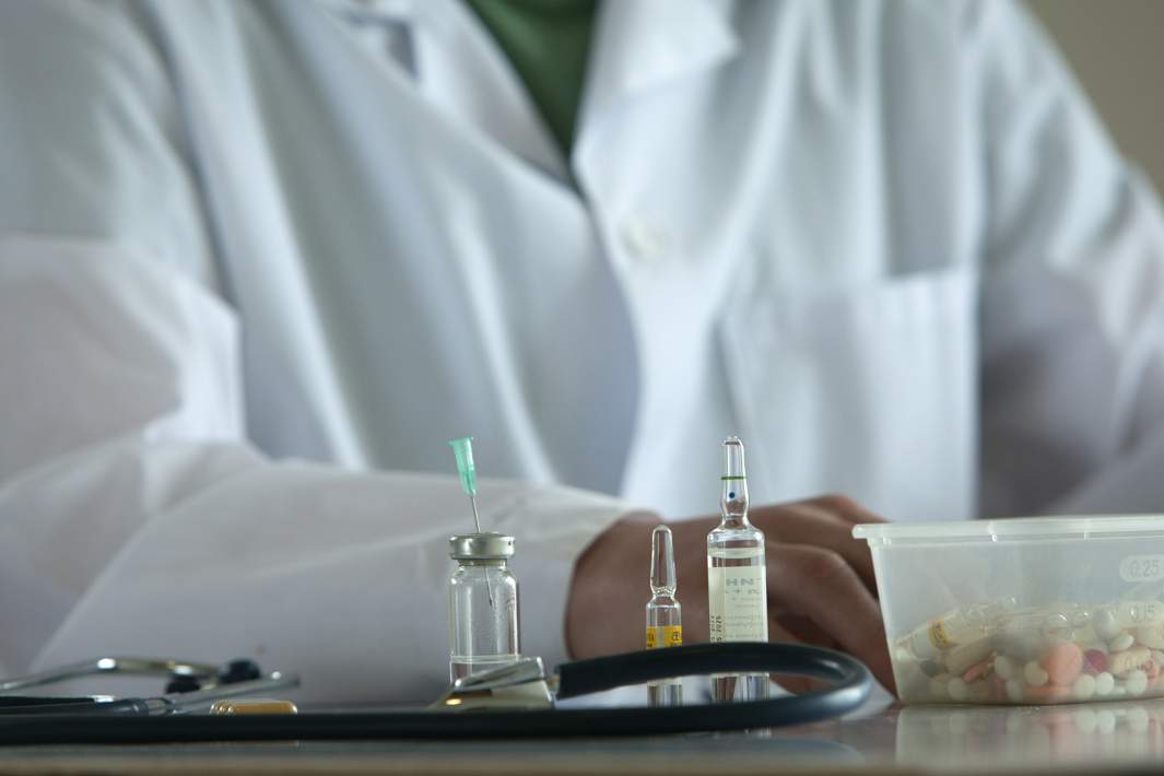 Врач и лекарства