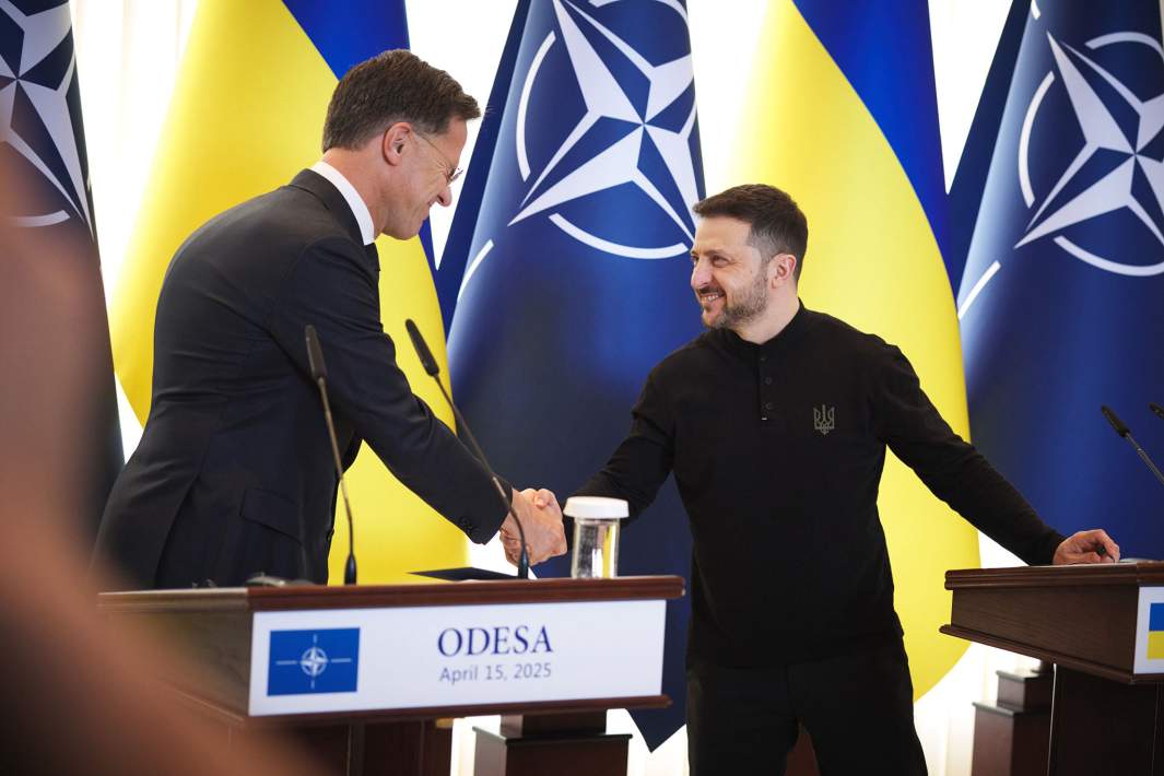 Генеральный секретарь НАТО Марк Рютте и президент Украины Владимир Зеленский