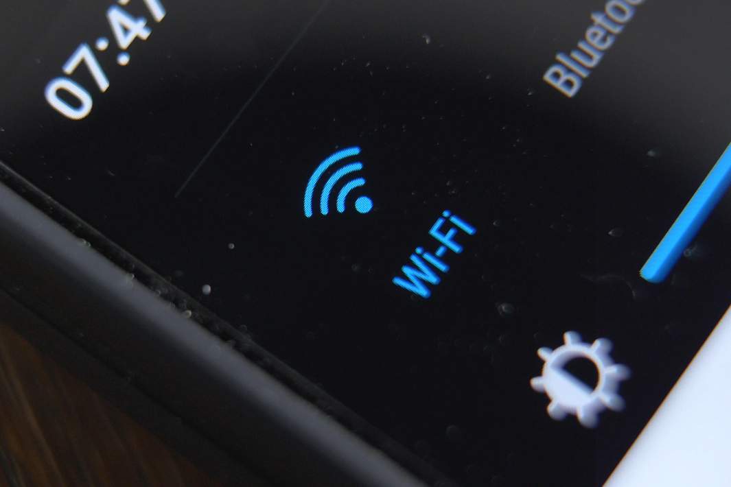 Значок Wi-fi на экране смартфона