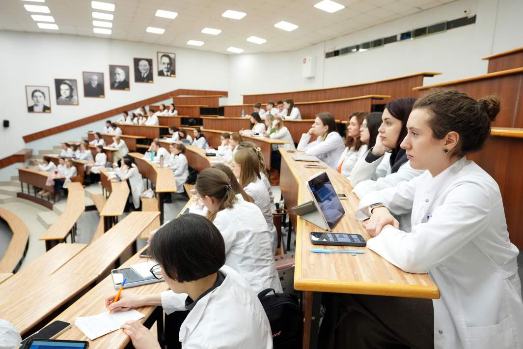 Студенты