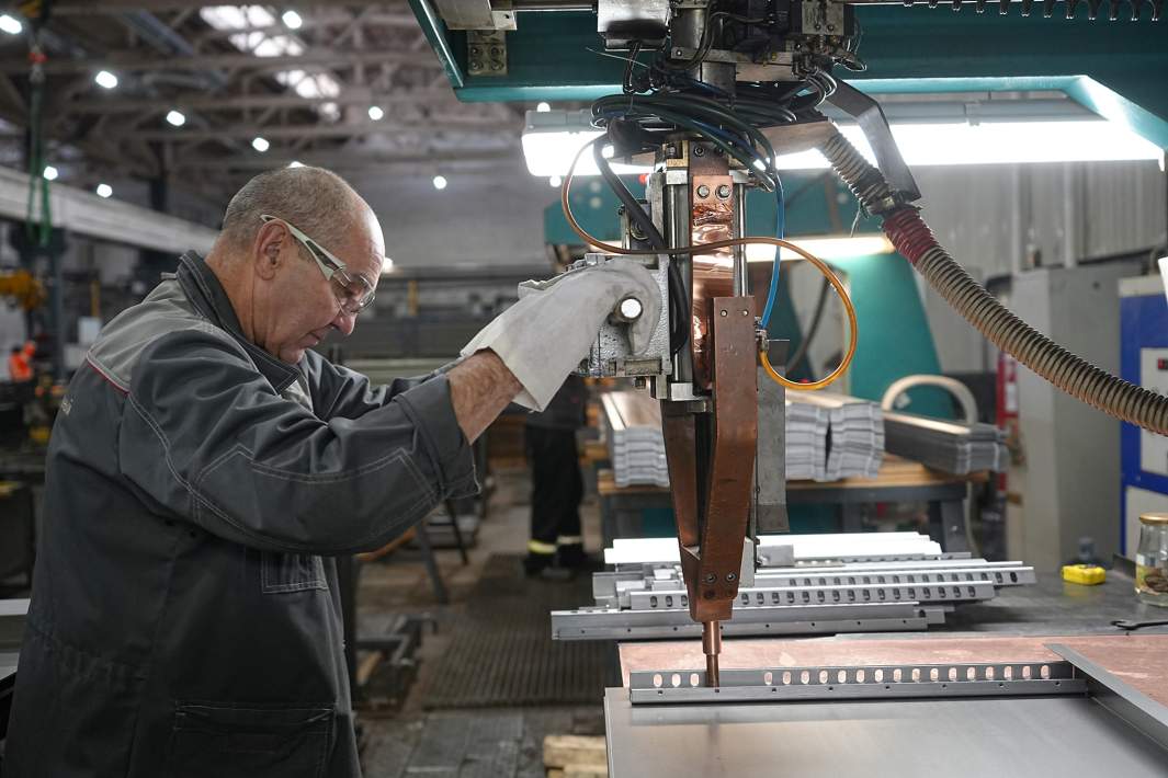 производство лифта