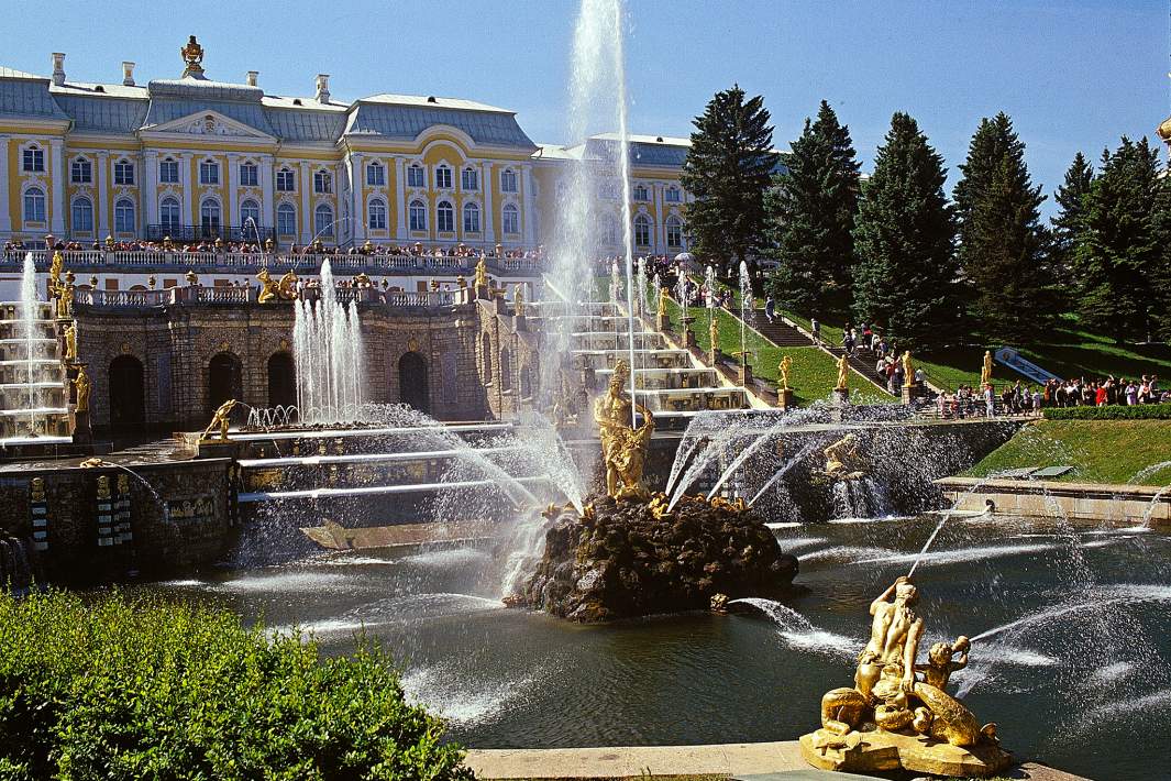 скульптура "Самсон, раздирающий пасть льва"