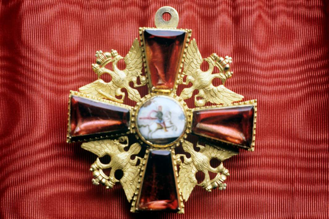 Знак ордена Святого Александра Невского, учрежден Екатериной I в 1725 году