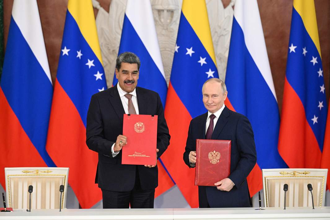 Президент РФ Владимир Путин и президент Венесуэлы Николас Мадуро во время подписания документов о сотрудничестве. 7 мая 2025 года