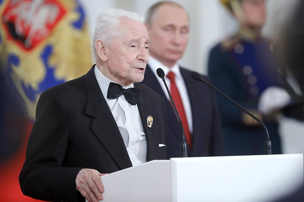 Балетмейстер Большого театра Юрий Григорович на церемонии вручения государственных премий РФ в области науки и технологий, литературы, искусства и гуманитарной деятельности за 2016 год в Кремле. 2017 год