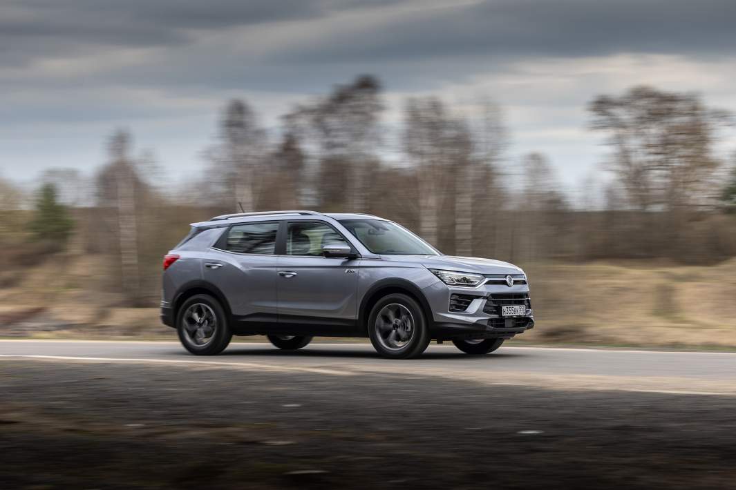 До 100 км/ч KGM Korando разгоняется за 11 с.
