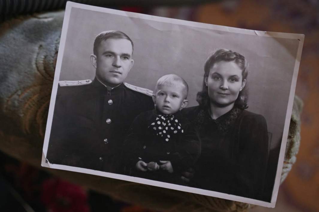 Ветеран Великой Отечественной войны Василий Омельченко с женой Лидией и старшим сыном