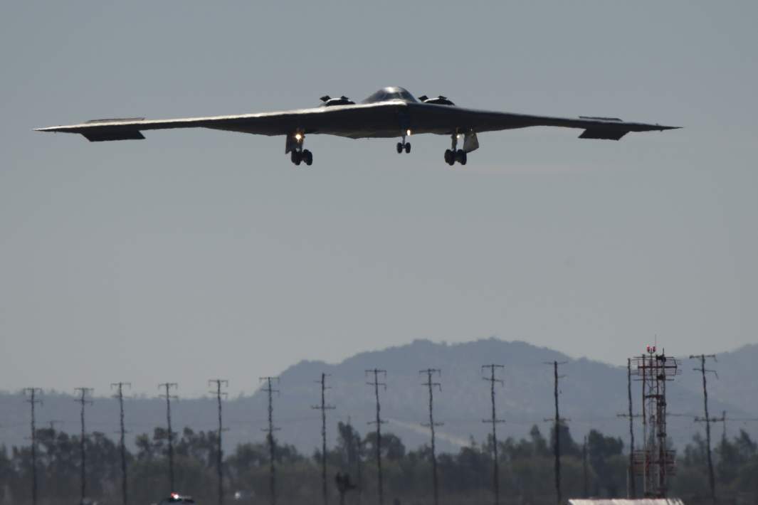 Американский малозаметный стратегический бомбардировщик B-2A «Спирит»