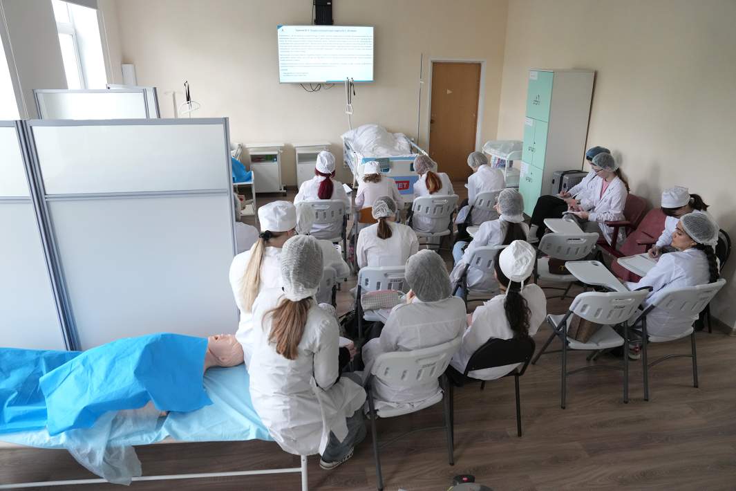 Студенты медицинского вуза