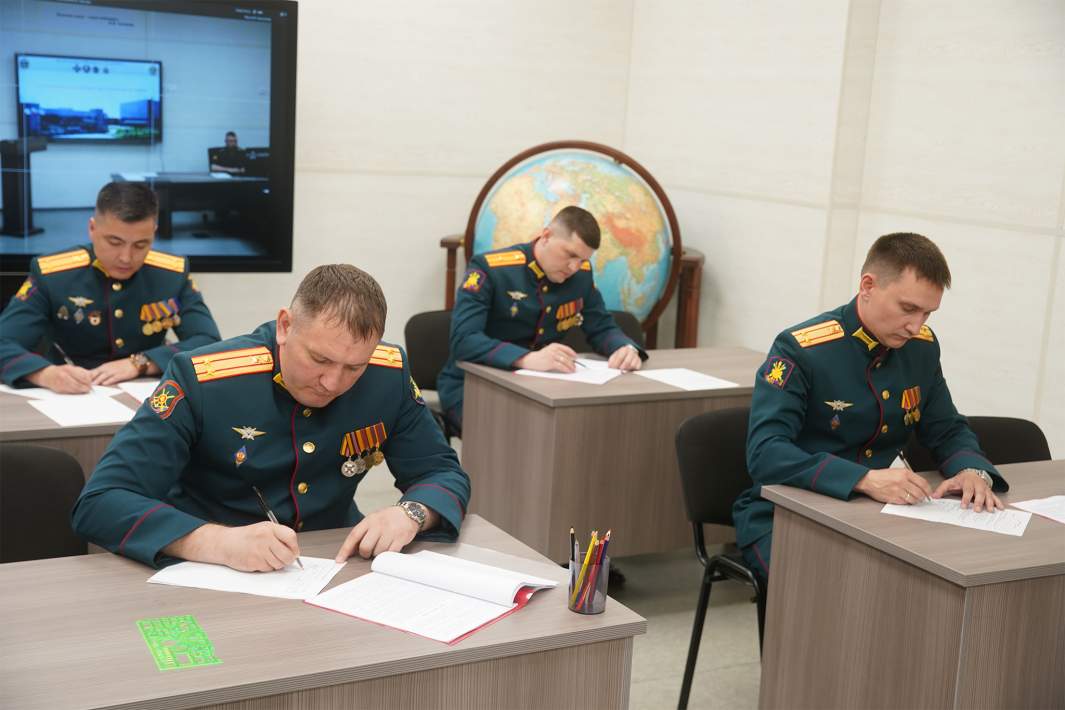 Офицеры