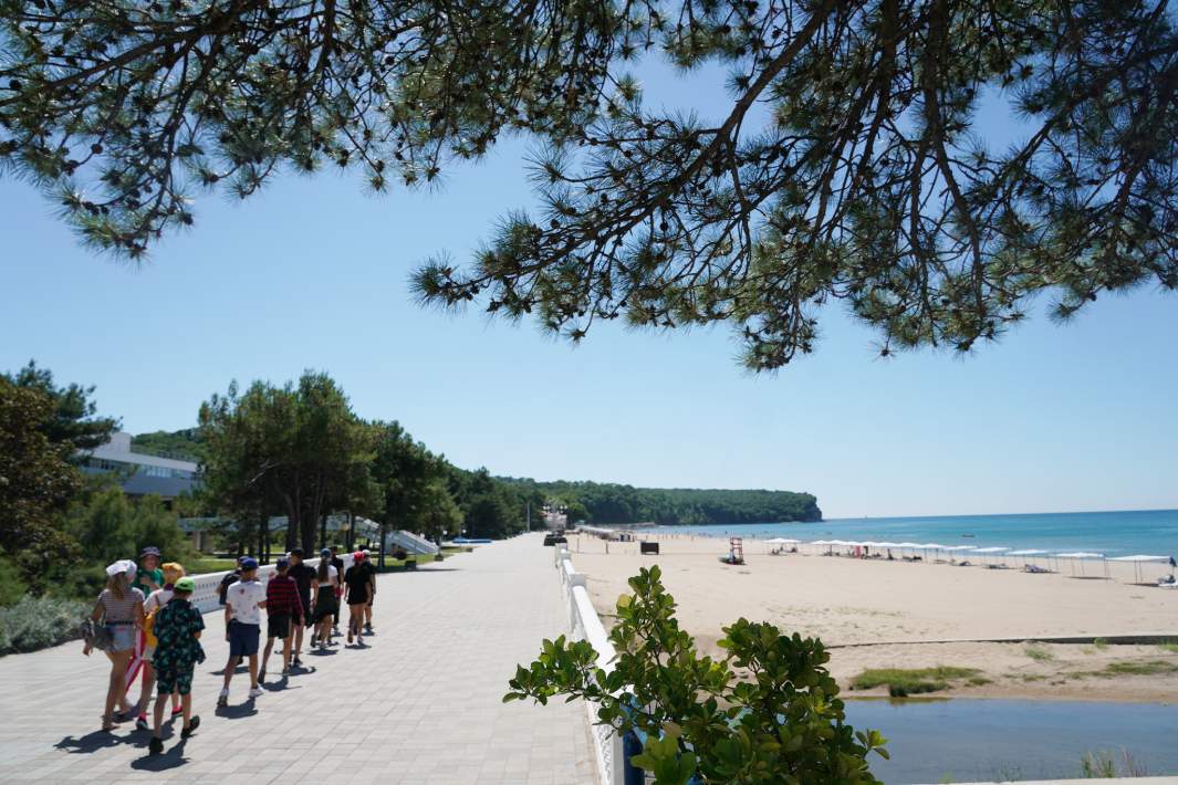 море