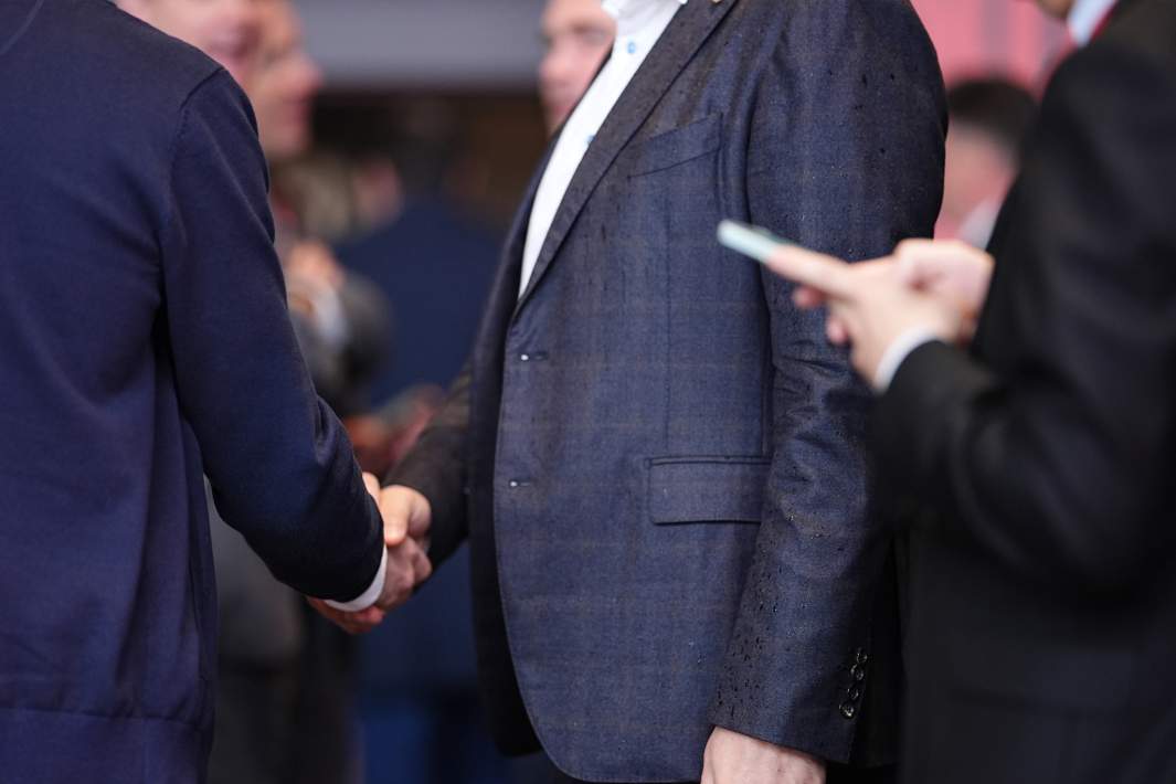 рукопожатие