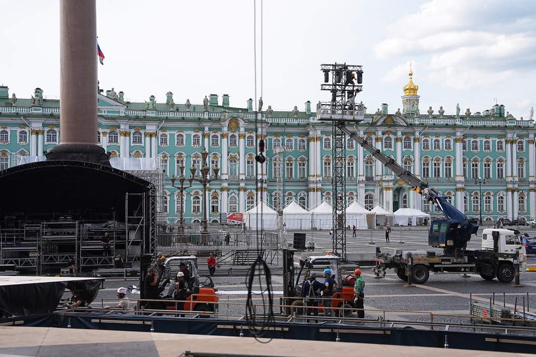Подготовка к празднику выпускников «Алые паруса»