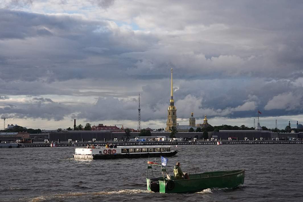 Вид на Петропавловскую крепость