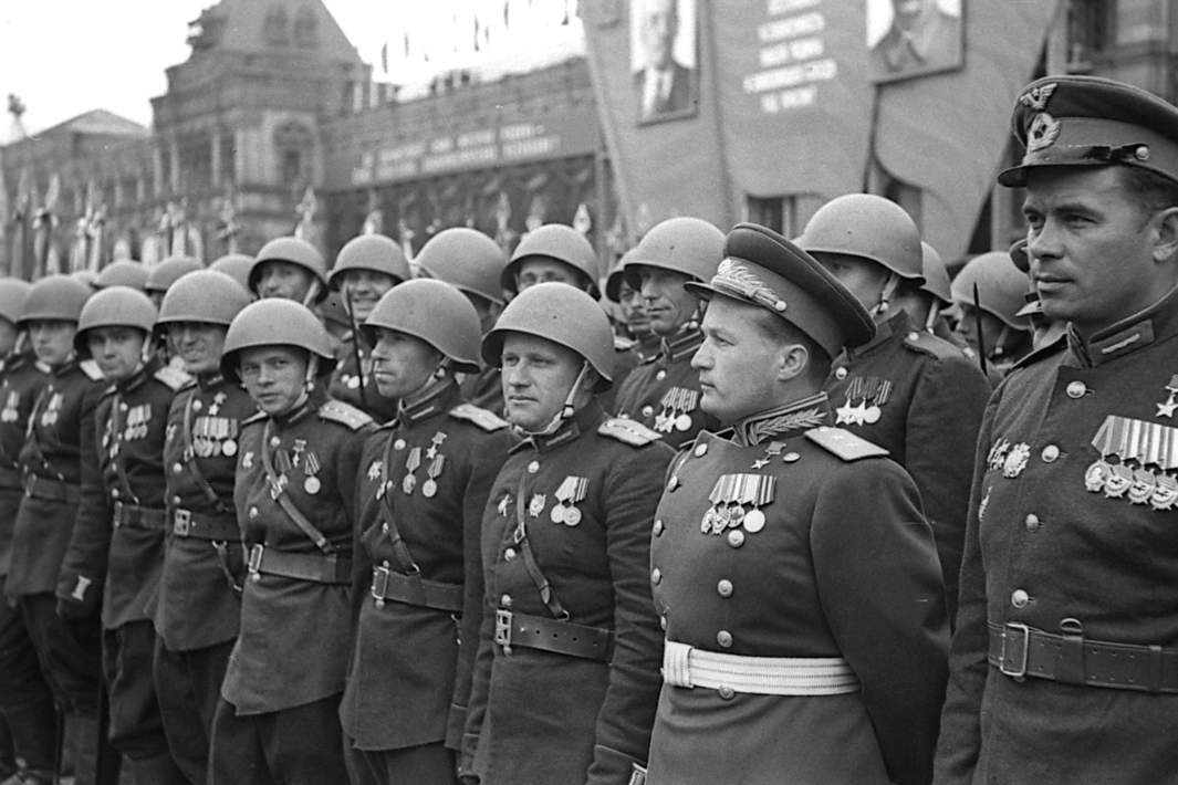 Участники Парада Победы на Красной площади в Москве 24 июня 1945 года
