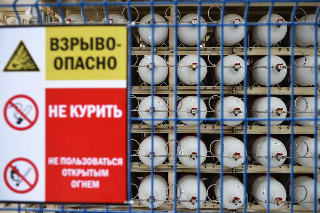 Баллоны на газозаправочной станции