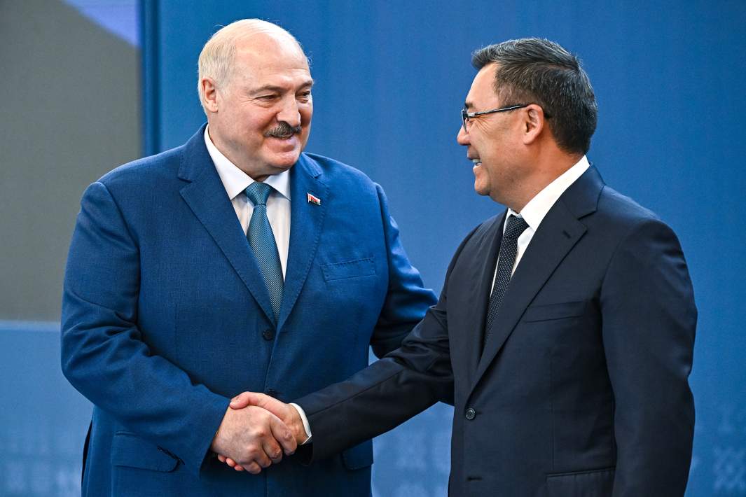 Президент Белоруссии Александр Лукашенко и президент Киргизии Садыр Жапаров