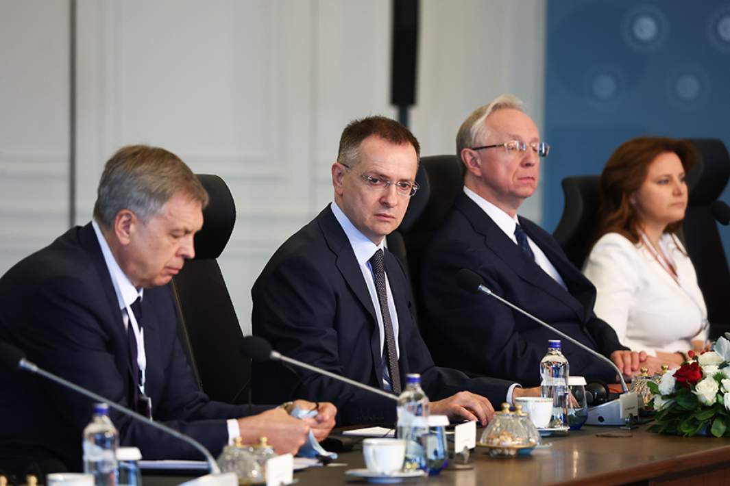 Помощник президента РФ Владимир Мединский во время российско-украинских переговоров во дворце Чираган в Стамбуле