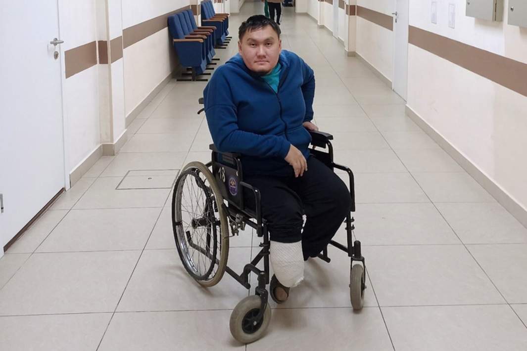 Конгар Кылан-Оол во время лечения после ранения