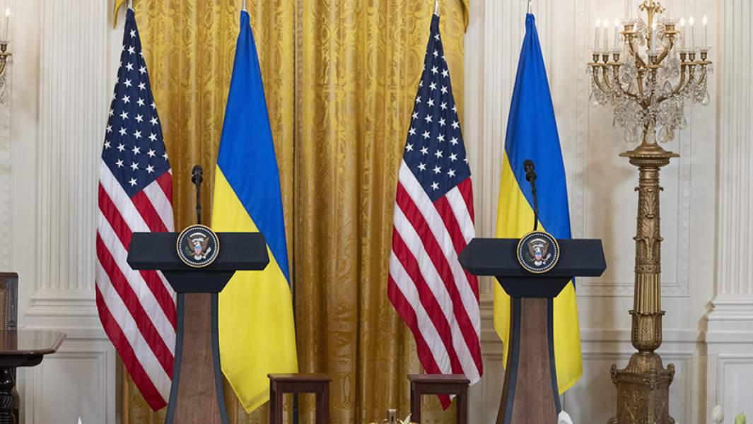 Флаги Украины и США