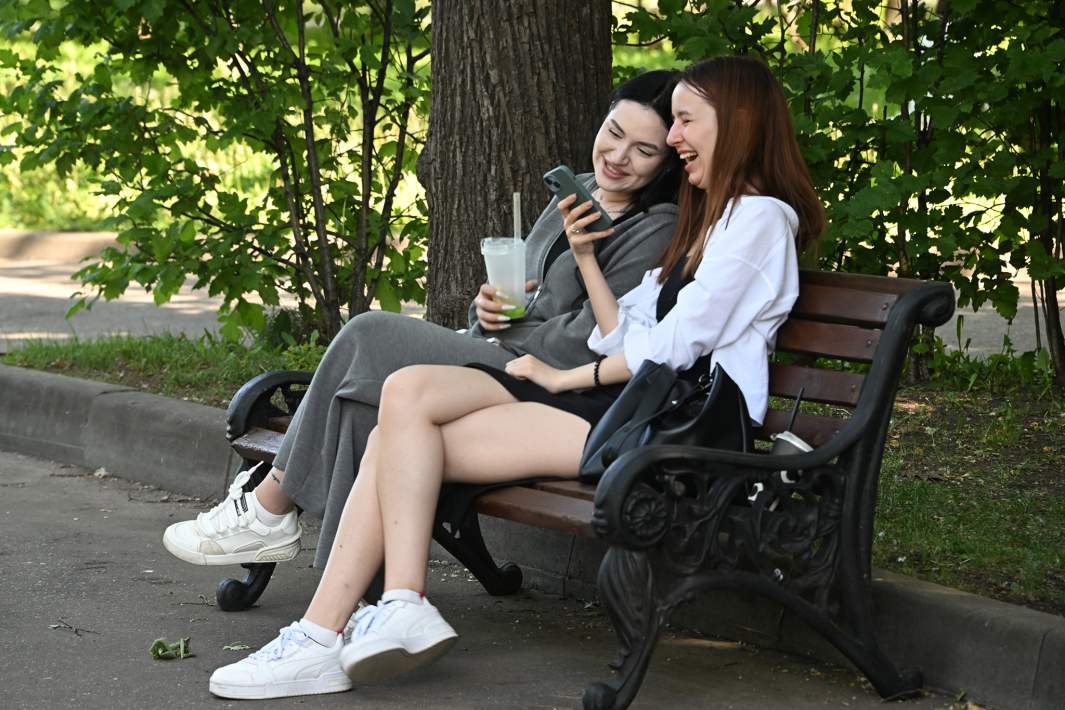 девушки