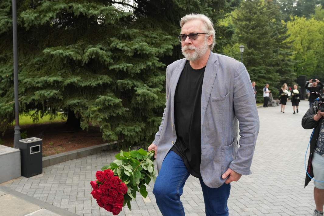 Артист Виктор Раков