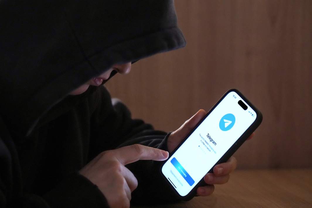 Телефон