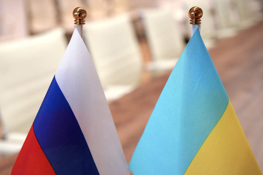 Флаг России и Украины