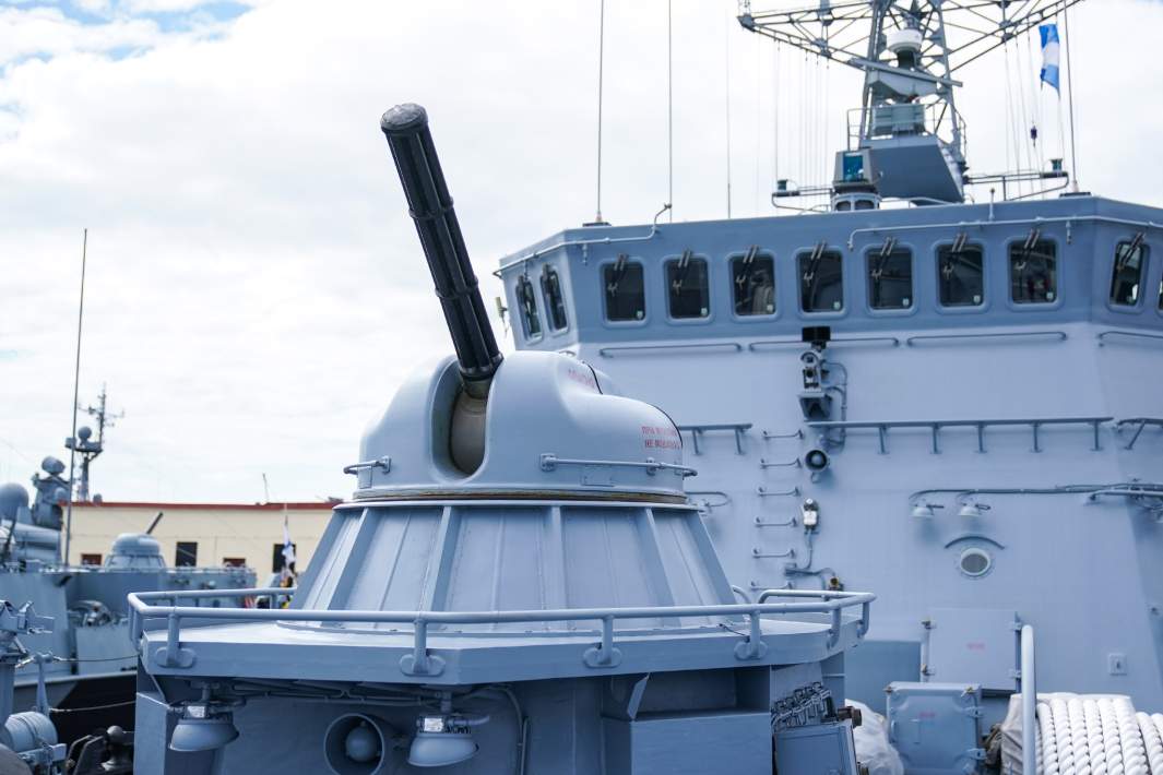 Шестиствольная артустановка АК-630