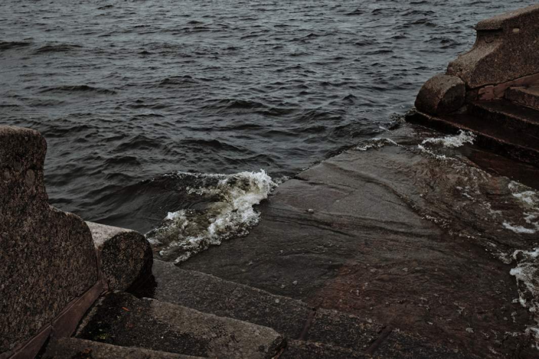 Набережная Невы в Санкт-Петербурге