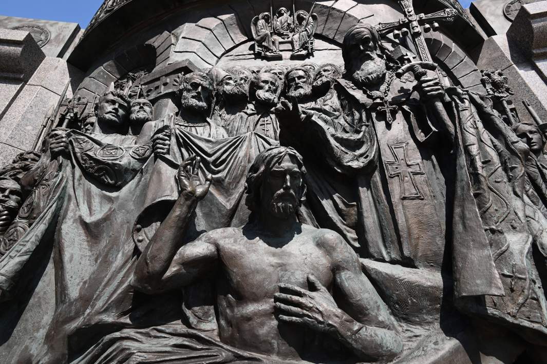 Барельеф КрещениеРуси  